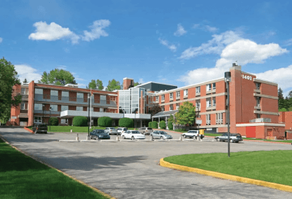 EFW launched the first Maternal Fetal Medicine location in 2002 at the Old Grace Hospital in Calgary with three perinatologists and two nurses. Now, we have 11 physician and 25 nurses across four locations in Calgary!